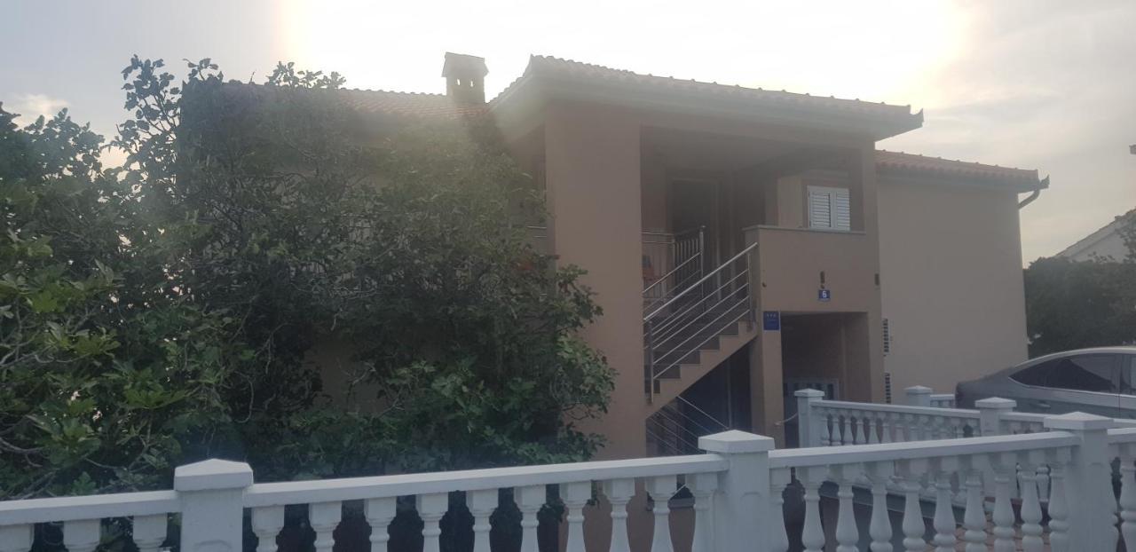 Apartmani Mira Klenovica Zewnętrze zdjęcie