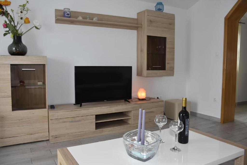 Apartmani Mira Klenovica Zewnętrze zdjęcie