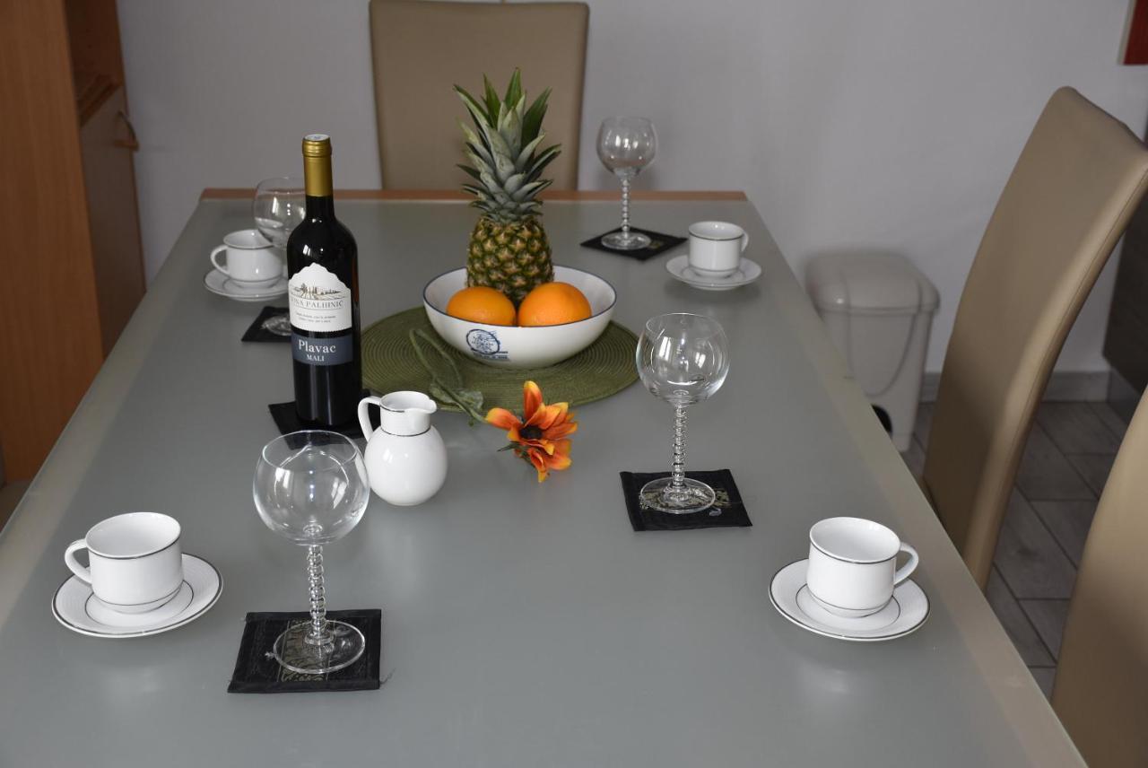 Apartmani Mira Klenovica Zewnętrze zdjęcie